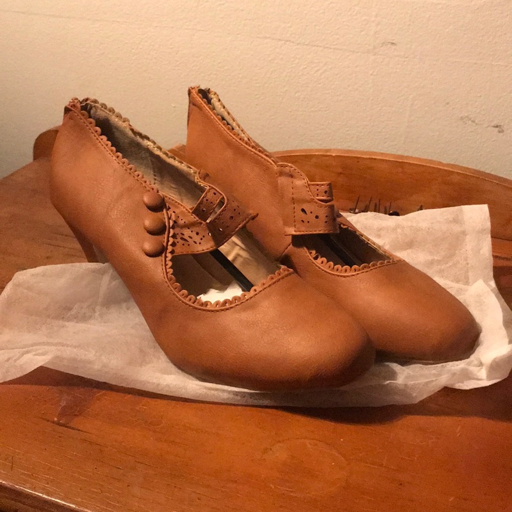 Tan Retro Mary Jane Pumps